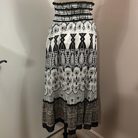 WOMEN’S Layered Black and White Maxi Shirring Waist Skirt size Small - Picture 12 of 12